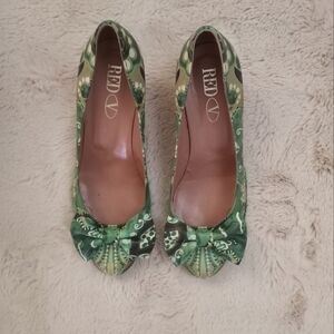 Red by Valentino Italian Leather Rare Pastel Green and Cream Paisley Floral Heel